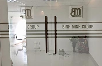 Decal mờ dán vách kính công ty