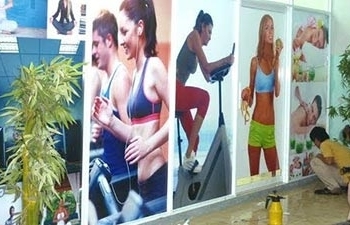In decal dán standee kính phòng tập gym